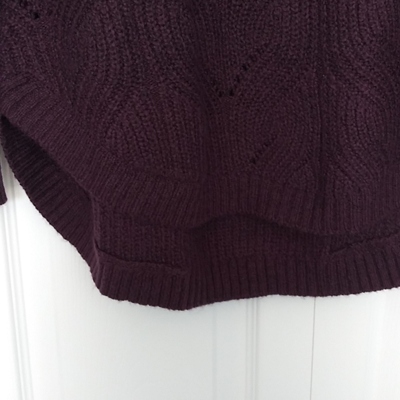 NWT. Lightweight crewneck sweater. - Picture 5 of 6